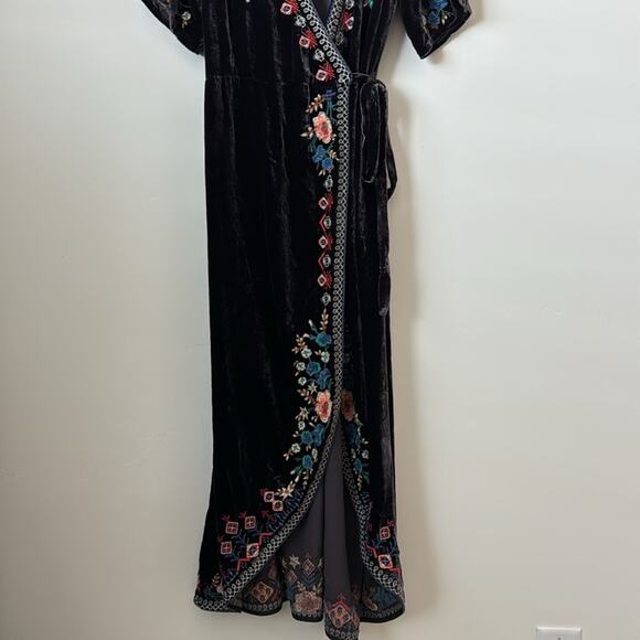 Johnny Was Isadora Velvet Wrap Purple Short Sleeve Embroidered Dress Size:XS - Picture 5 of 7